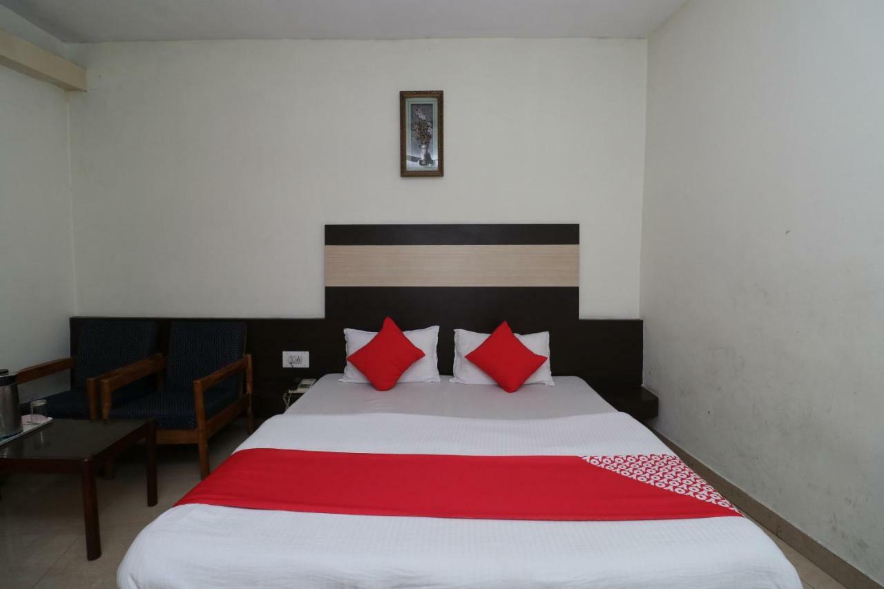 Oyo 38036 Hotel Basera Катра Экстерьер фото