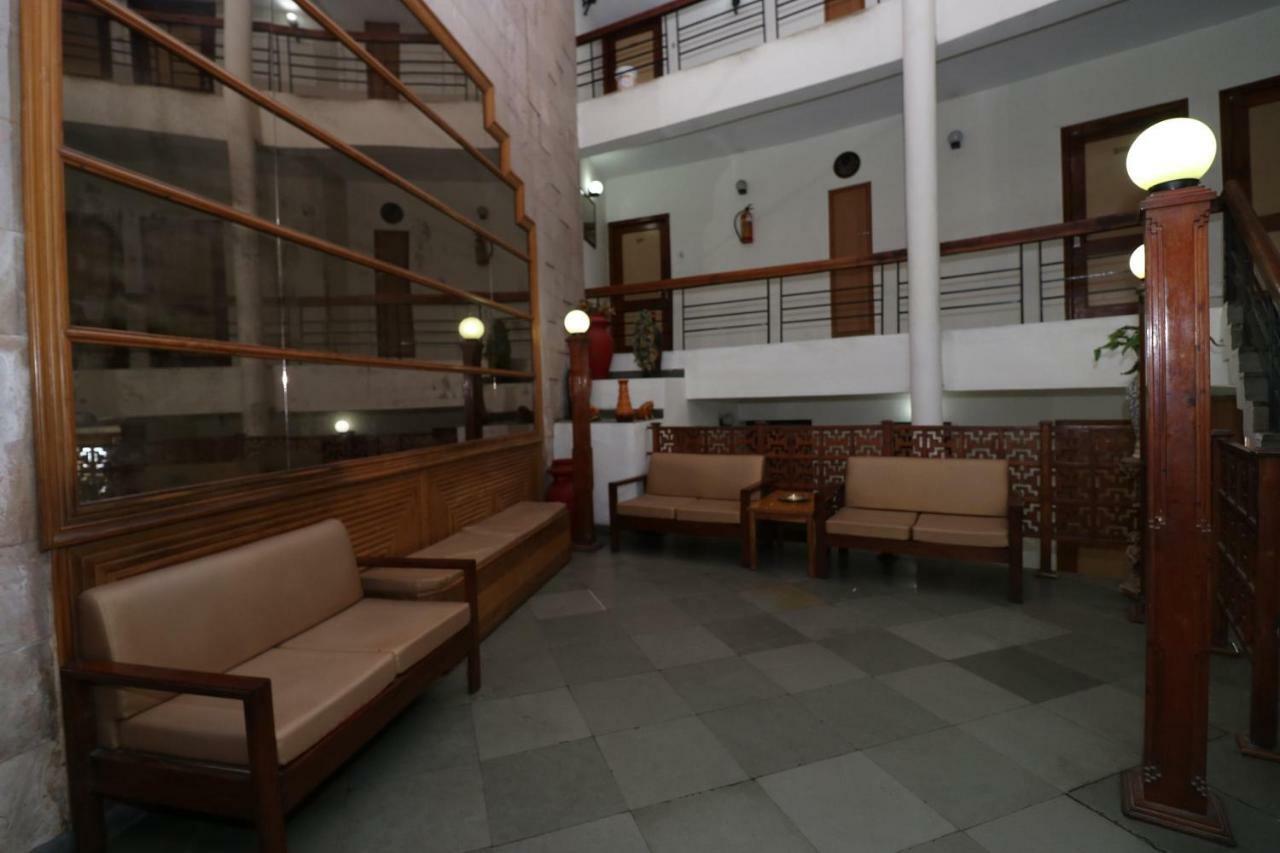 Oyo 38036 Hotel Basera Катра Экстерьер фото
