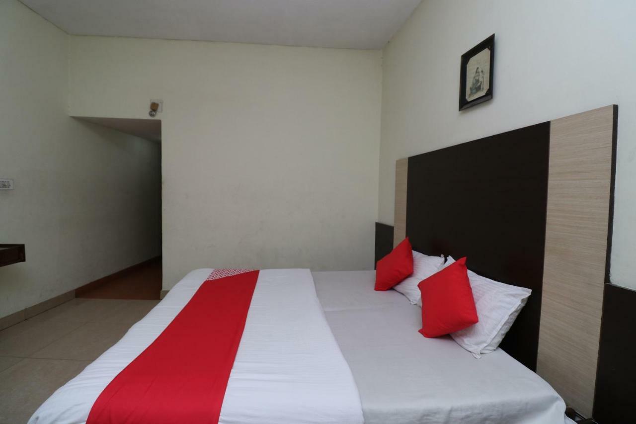 Oyo 38036 Hotel Basera Катра Экстерьер фото