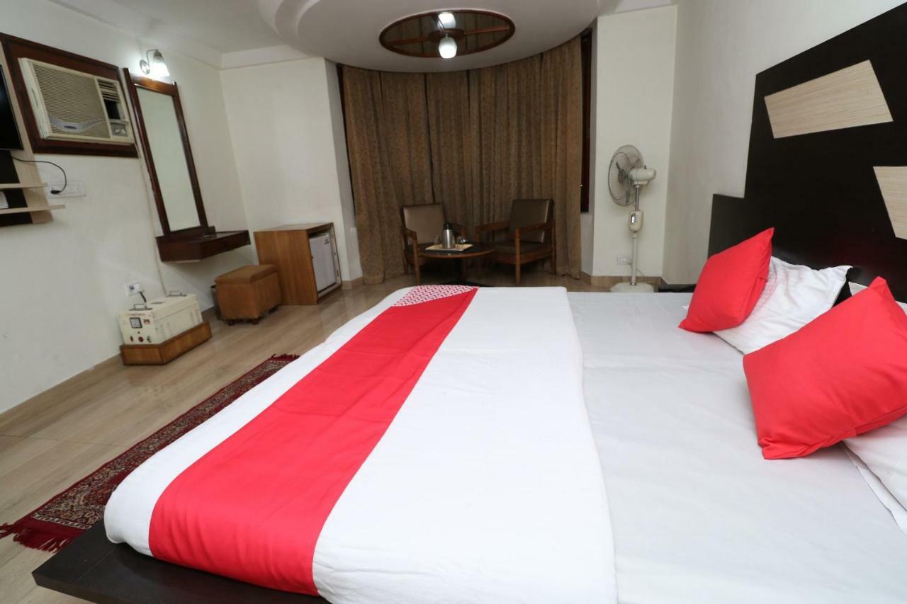 Oyo 38036 Hotel Basera Катра Экстерьер фото