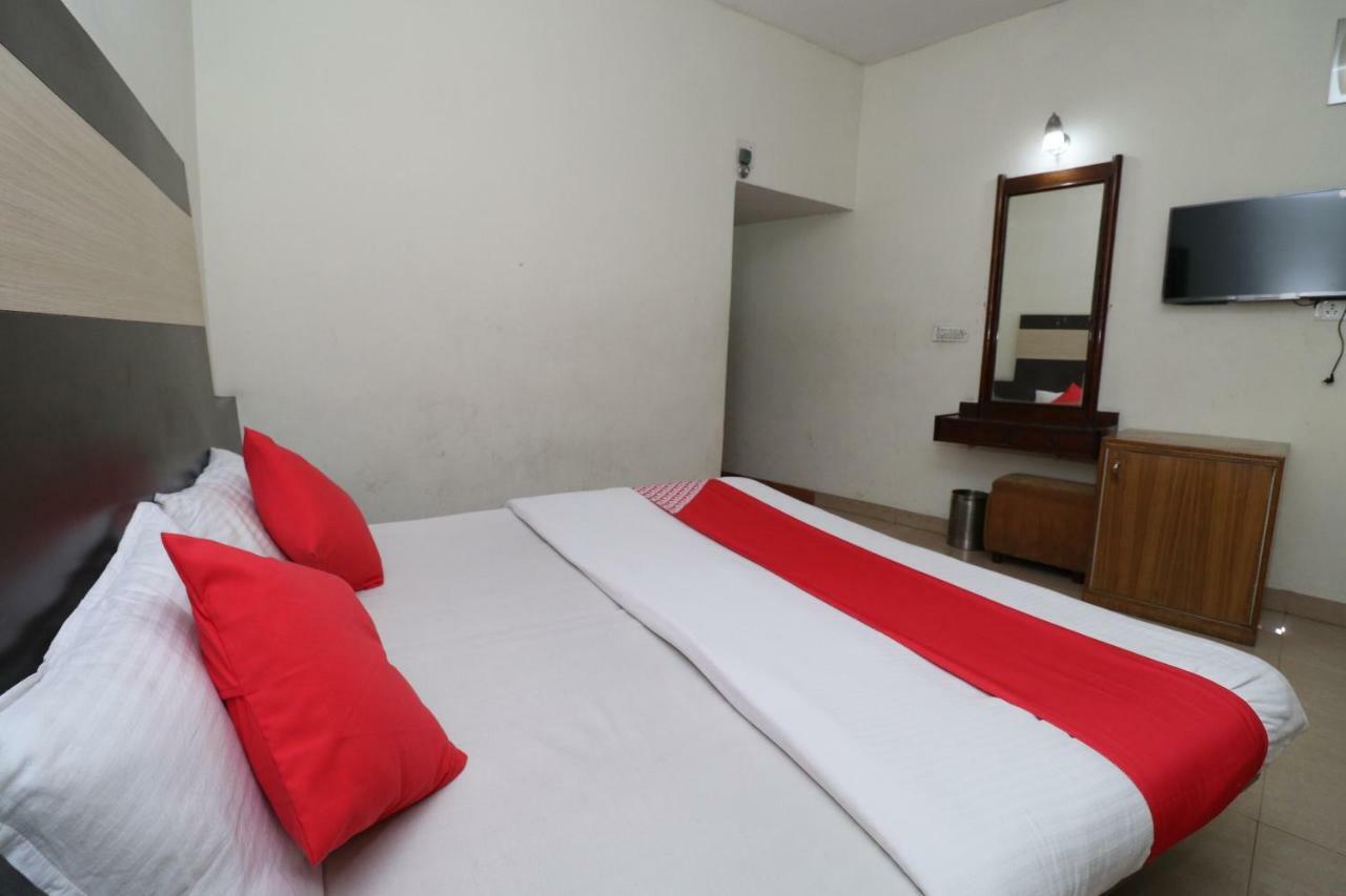 Oyo 38036 Hotel Basera Катра Экстерьер фото