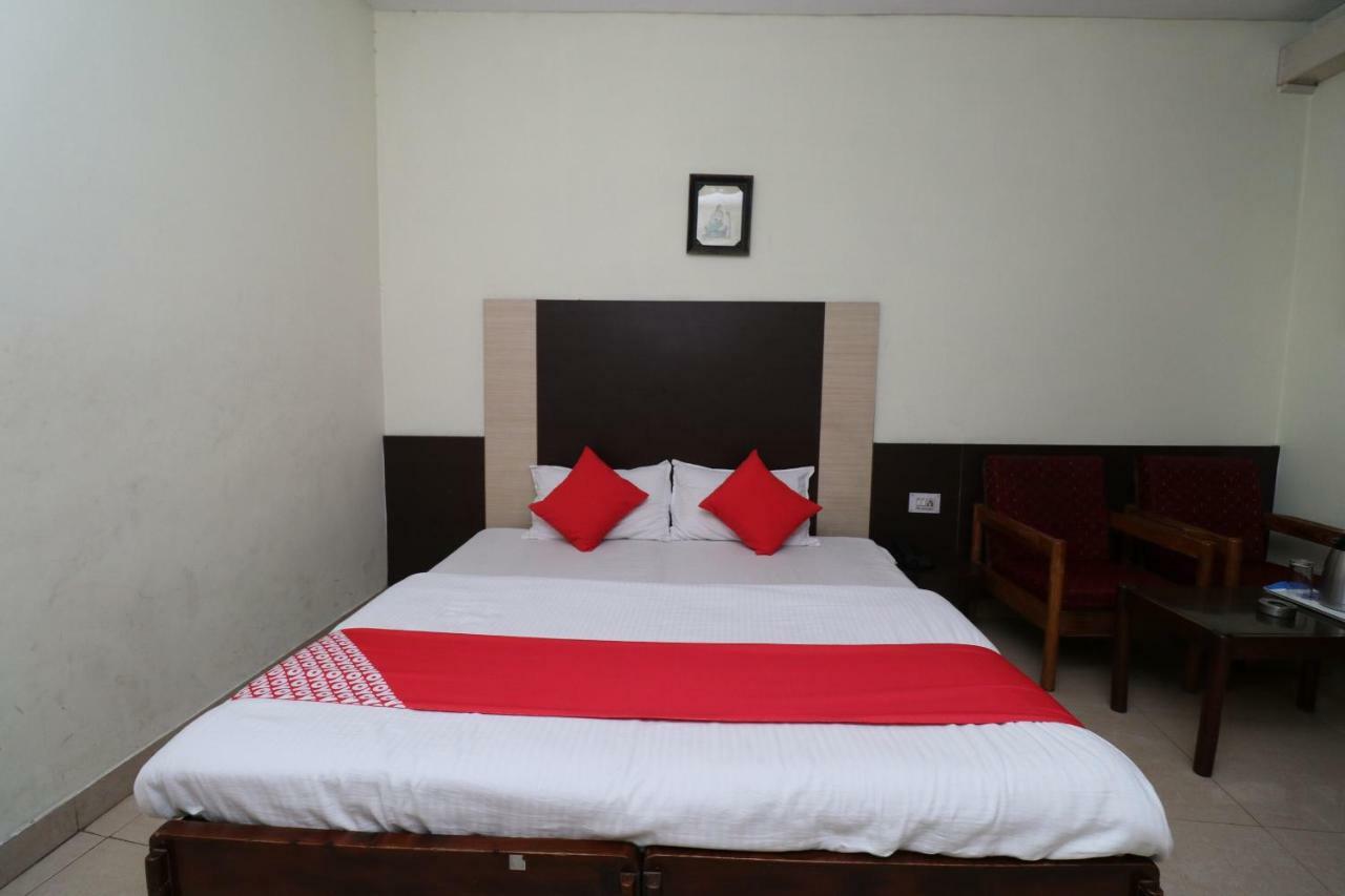 Oyo 38036 Hotel Basera Катра Экстерьер фото